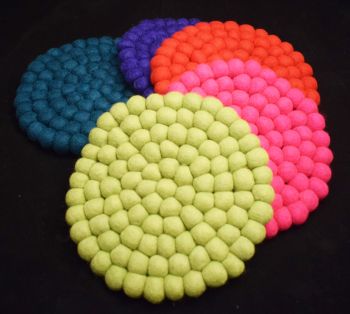 Soft & Light-weighted AZO free Non-toxic Felt Wool Ball Table Mat 