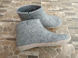 100% Pure Wool Soft Light-Weight Unisex Felt Shoes Slipper Boot with Leather Sole